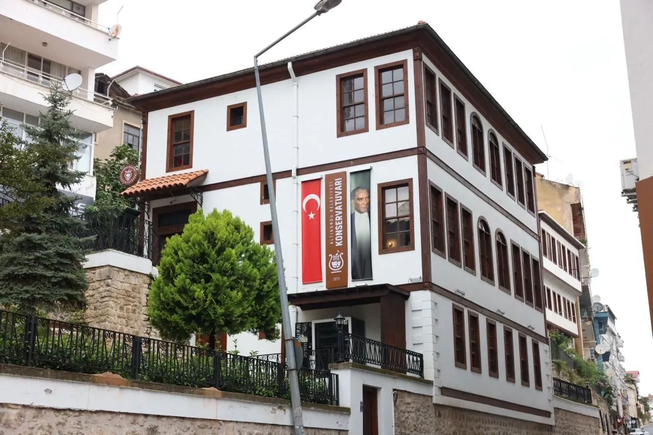Tarihi Konakta 115 Öğrenciye Müzik Eğitimi